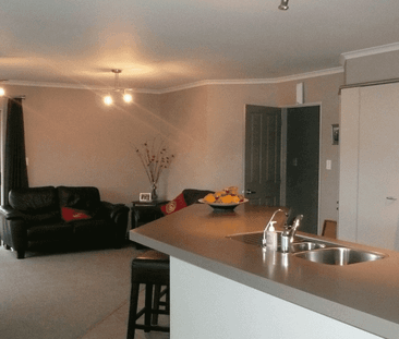 Lovely Family Home - Photo 3