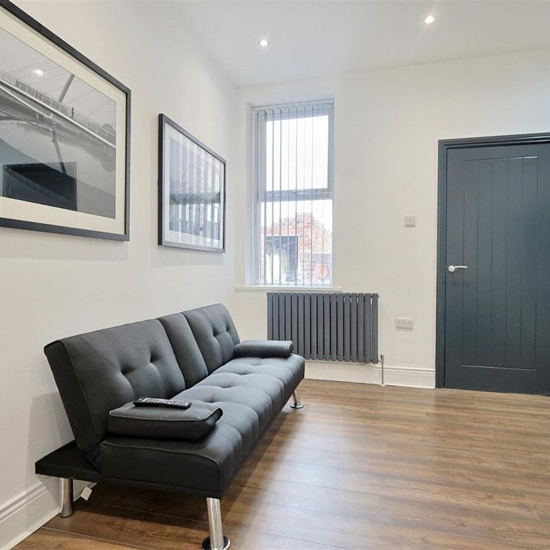 Warton Terrace, Heaton, Newcastle Upon Tyne, Ne6 - Photo 1