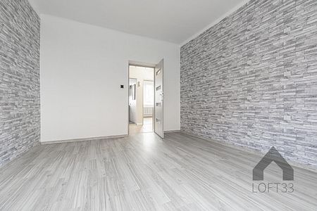 Przestronne i wyposażone dwupokojowe mieszkanie w centrum Jaworzna do wynajęcia | Spacer 3D - Photo 2