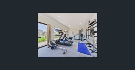 Resort style, 2-stories Townhouse in Carindale - Photo 3