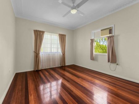 31 East Street, Camp Hill QLD, Belconnen - Photo 4