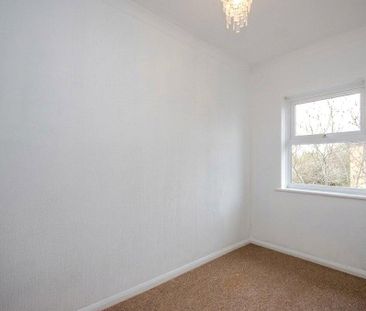 2 bedroom end of terrace house to rent - Photo 2