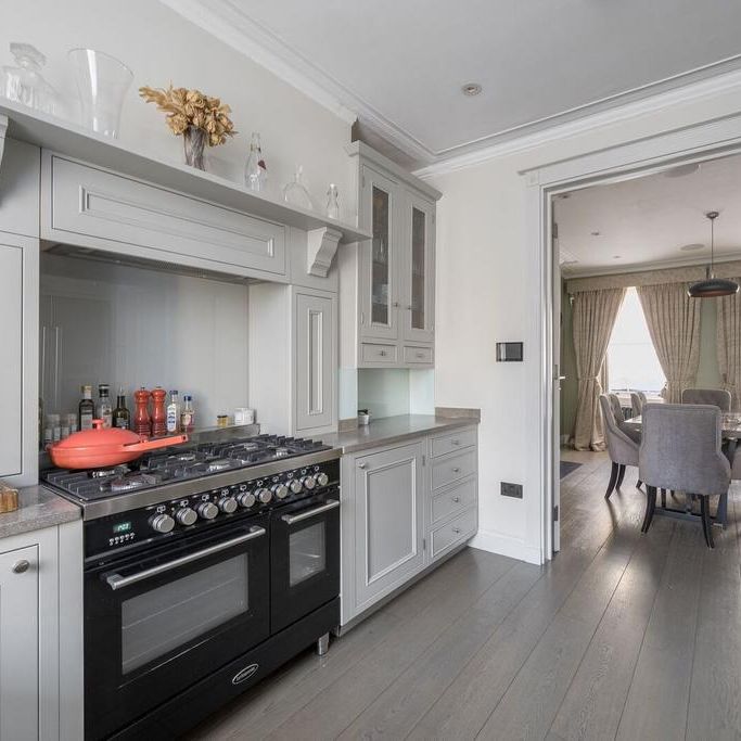 3 bedroom flat to rent - Photo 1