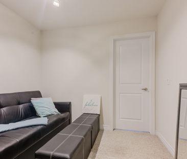 For Lease - 2364 Natasha Circle Circle, Oakville, Ontario - Photo 4