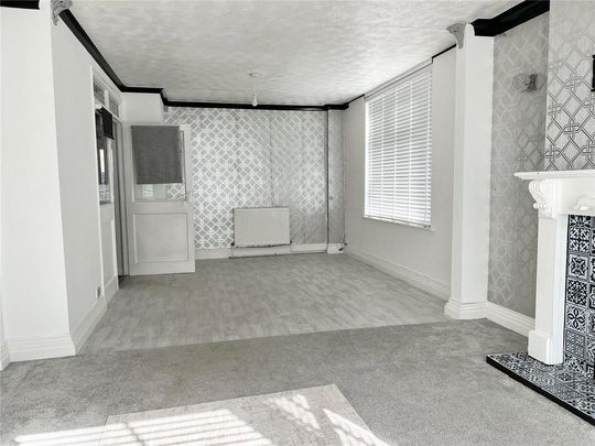 3 bedroom end of terrace house to rent - Photo 1