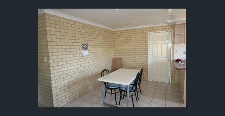 Walk to Mater Hospital - Photo 2