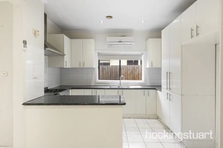 Well Presented Four Bedroom Home - Photo 3