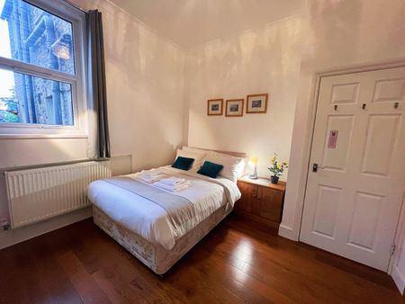 2 Bed Flat, Brixton, SW2 - Photo 2