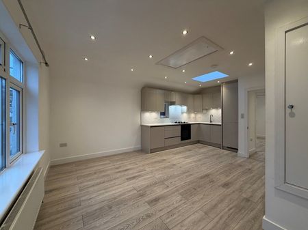 Chesterfield Road, Ashford, Surrey,TW15 - Photo 4