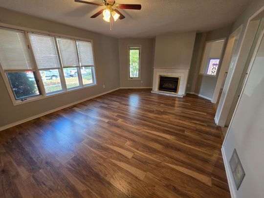 For Lease - 199 Livingstone Street, Barrie, Ontario - Photo 1