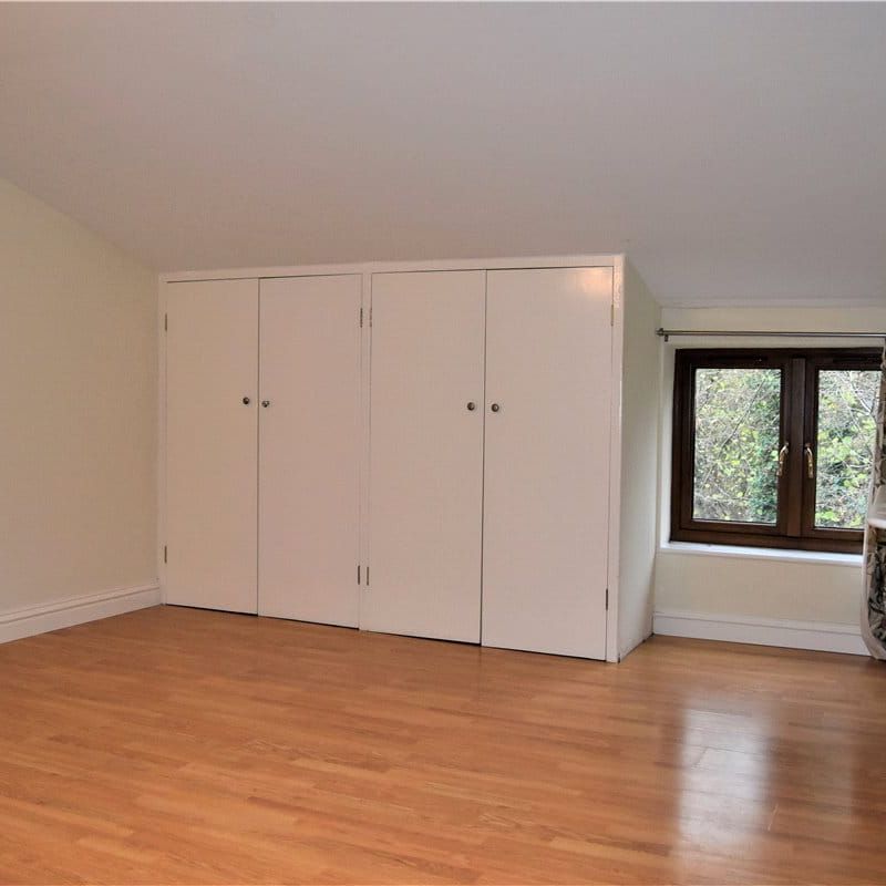 Spacious unfurnished first floor flat in a rural location with MOST BILLS INCLUDED. - Photo 1
