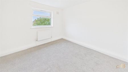 2 bedroom end of terrace house to rent - Photo 2