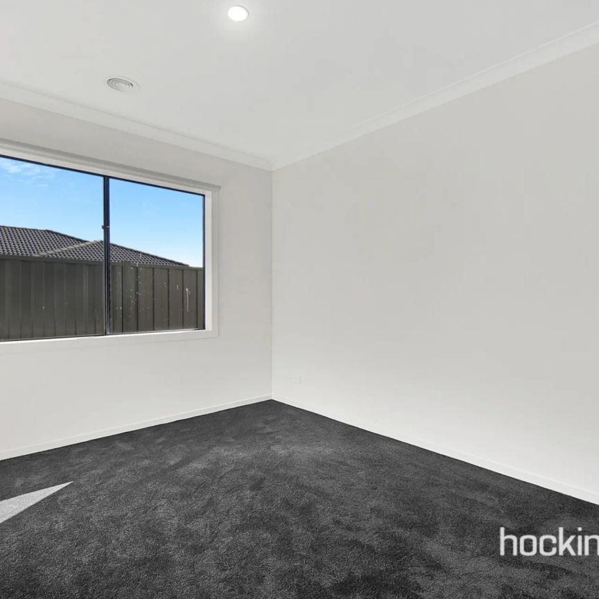 7 River Redgum Drive, - Photo 1