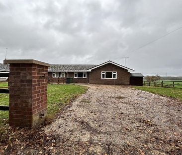 2 bedroom bungalow to rent - Photo 2