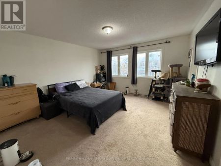 40 CHATTERSON STREET - Photo 3