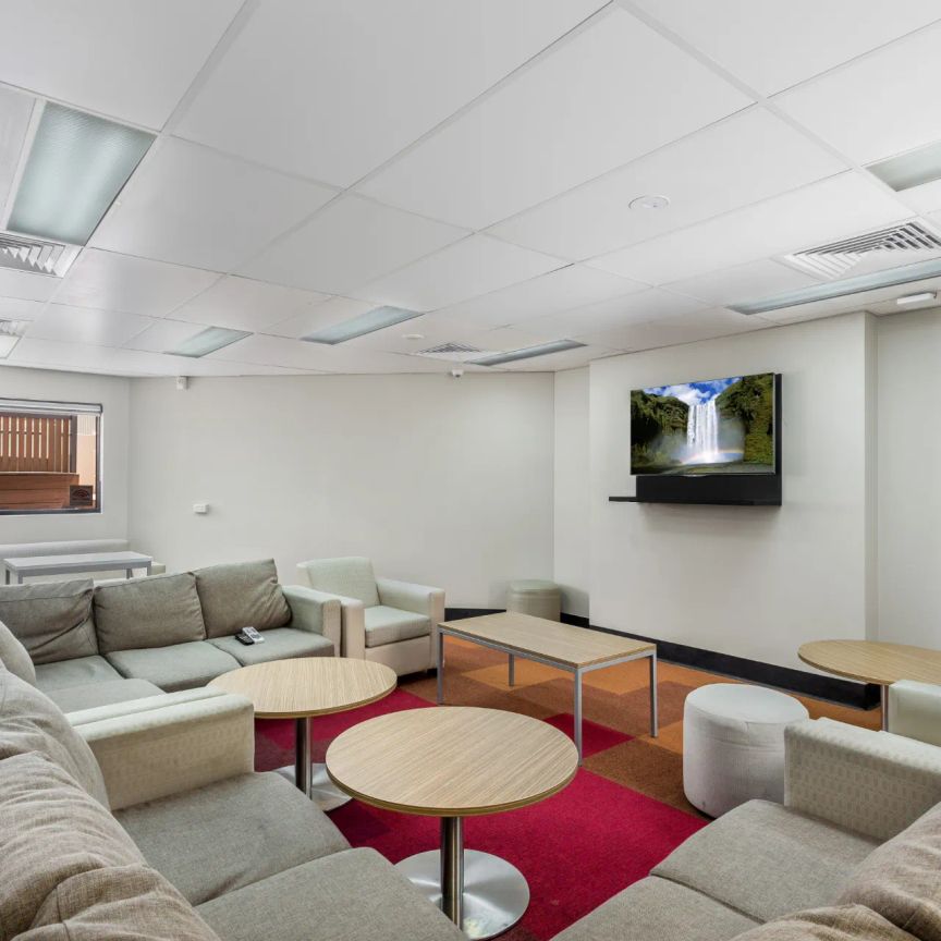 Furnished Studio Apartment in the Heart of Brisbane CBD - Photo 1