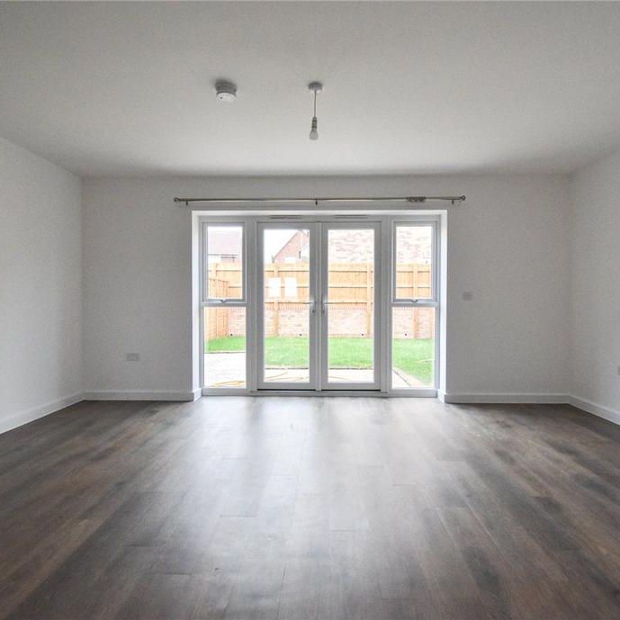3 bedroom semi-detached house to rent - Photo 1
