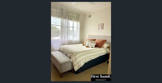 Freestanding House in Idyllic Street - Photo 1