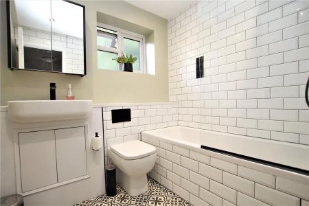 2 bedroom terraced house to rent - Photo 4