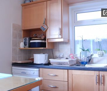 Wonderful room in shared apartment in Dun Laoghaire, Dublin - Photo 4