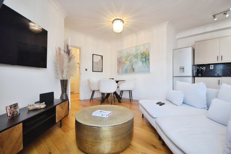 Flat to rent - Pickhurst Lane, Bromley, BR2 - Photo 3