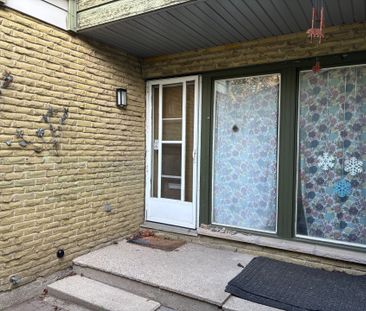 For Lease - 322 Scottsdale Drive, Guelph, Ontario - Photo 5