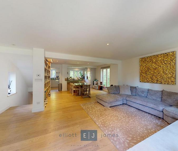4 bedroom detached house to rent - Photo 2