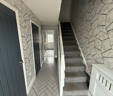 3 bedroom semi-detached house to rent - Photo 2