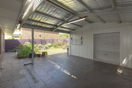 Delightful Spacious Family Home – Superb Location! - Photo 5