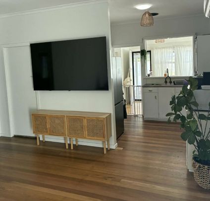 Quaint Cottage with Granny Flat - Photo 1