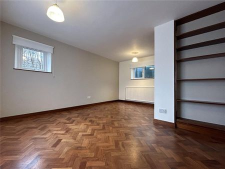 4 bedroom detached house to rent - Photo 2