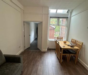 5 bedroom semi-detached house to rent - Photo 3