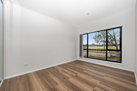 2B Short Street, Ellalong NSW 2325 - House For Rent | Domain - Photo 2