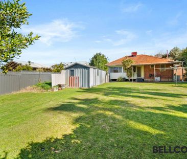 CHARACTER WITH BIG YARD! - Photo 6