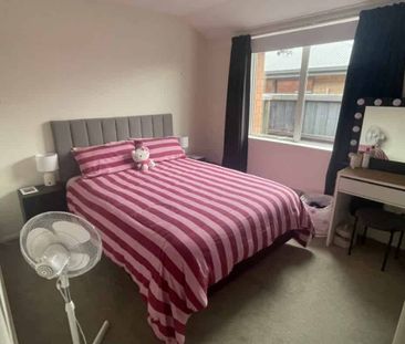 Spacious 3-Bedroom Family Home! - Photo 2