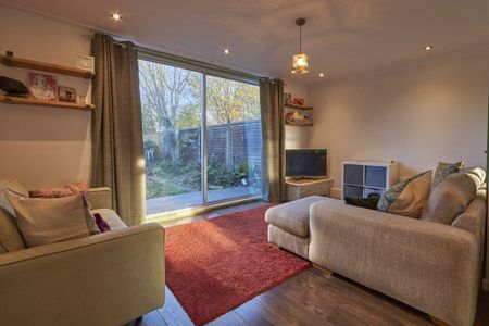 3 bedroom terraced house to rent - Photo 3