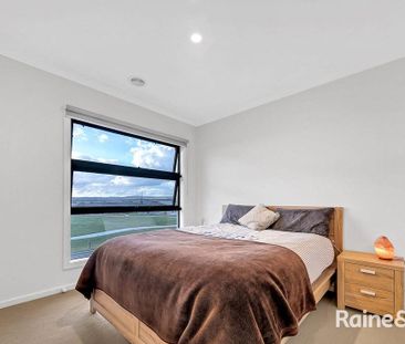 Low maintenance & Location - Photo 5