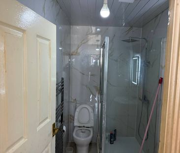 Single room close to romford station- £500 - Photo 2