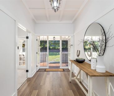 RENOVATED QUAINT DOUBLE BRICK BUNGALOW - Photo 5