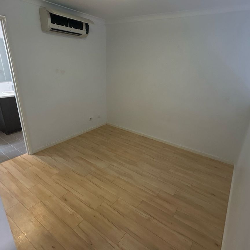 Charming Close to City Centre - Photo 1