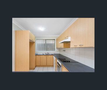 3 Rm Townhouse, 2 bathrooms, 3 toilets, 2 car garage, Baulkham Hills - Photo 2