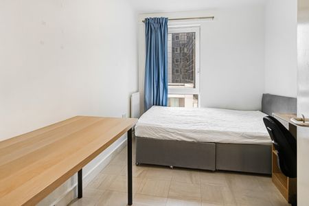 Barrington Court, 124 Wilton Road, London, SW1V - Photo 3