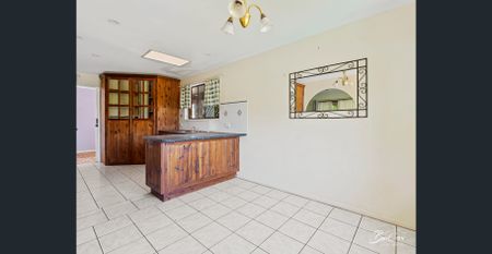 Conveniently located family home - Photo 4