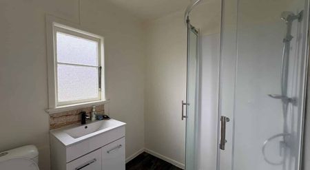 Three Bedrooms on Clyde - Photo 5