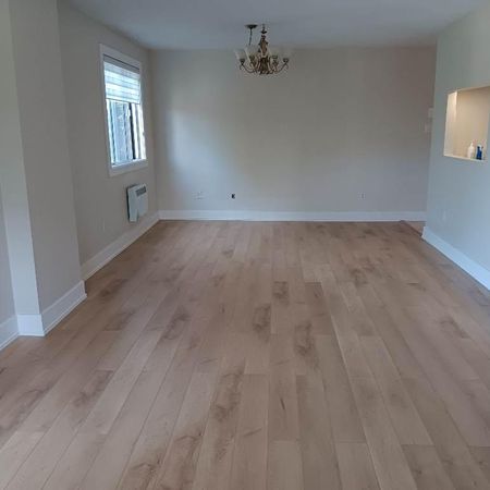 GRAND CONDO 4 1/2 LUMINEUX À LOUER - ANJOU - Photo 3