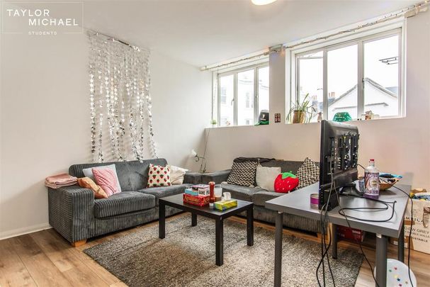 5 bedroom apartment to rent - Photo 1