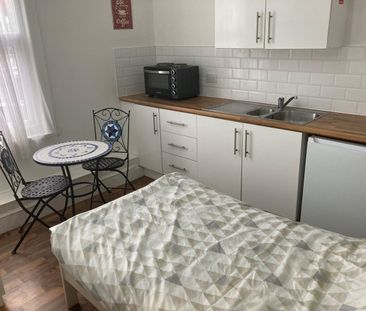 Studio Flat, Coventry, CV2 - Photo 3