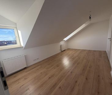 Neu sanierte Dachgeschosswohnung – modern & hochwertig renoviert - Photo 4