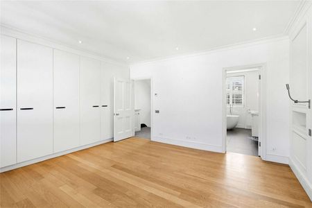 A lovely family house with a pretty South facing garden. - Photo 5