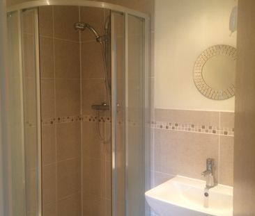 2 bed Terraced - To Let - Photo 5